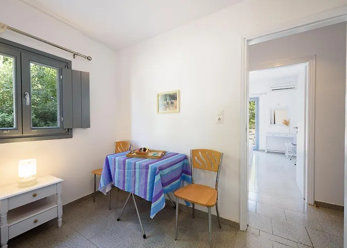 Anna Paros Lejlighed